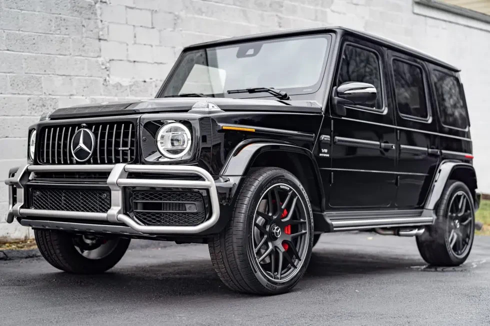 Touch Up Paint for Mercedes Benz paint code 9183, Magnetite Black.
