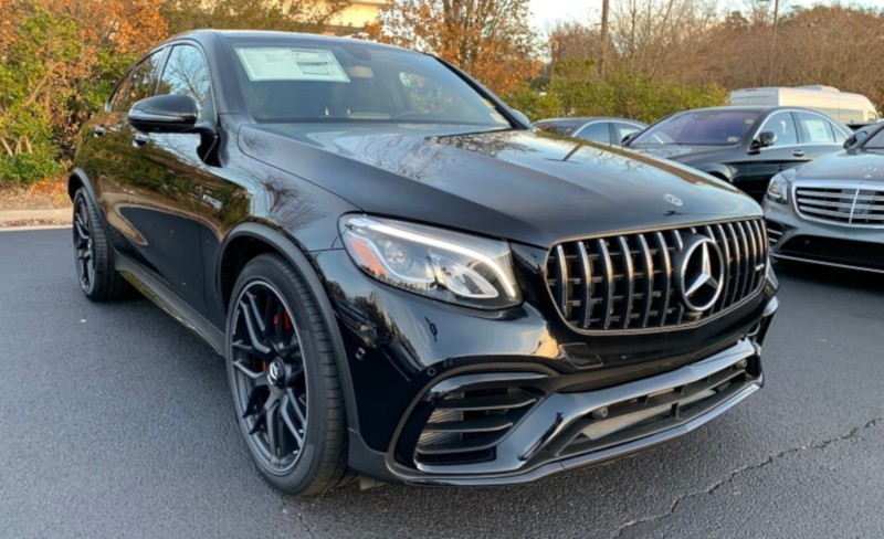 Touch Up Paint for Mercedes Benz paint code 197, Obsidian Black.