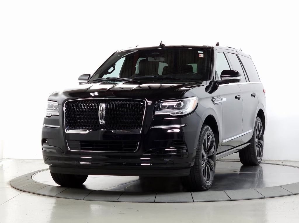 Touch Up Paint for Lincoln Navigator with paint code UM, Infinite Black.