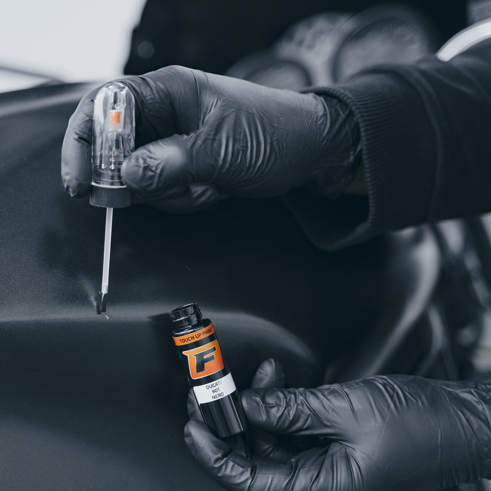 Touch up paint for TESLA PMNG NEU-112E | Steel Grey/Midnight Silver | Pen Kit
