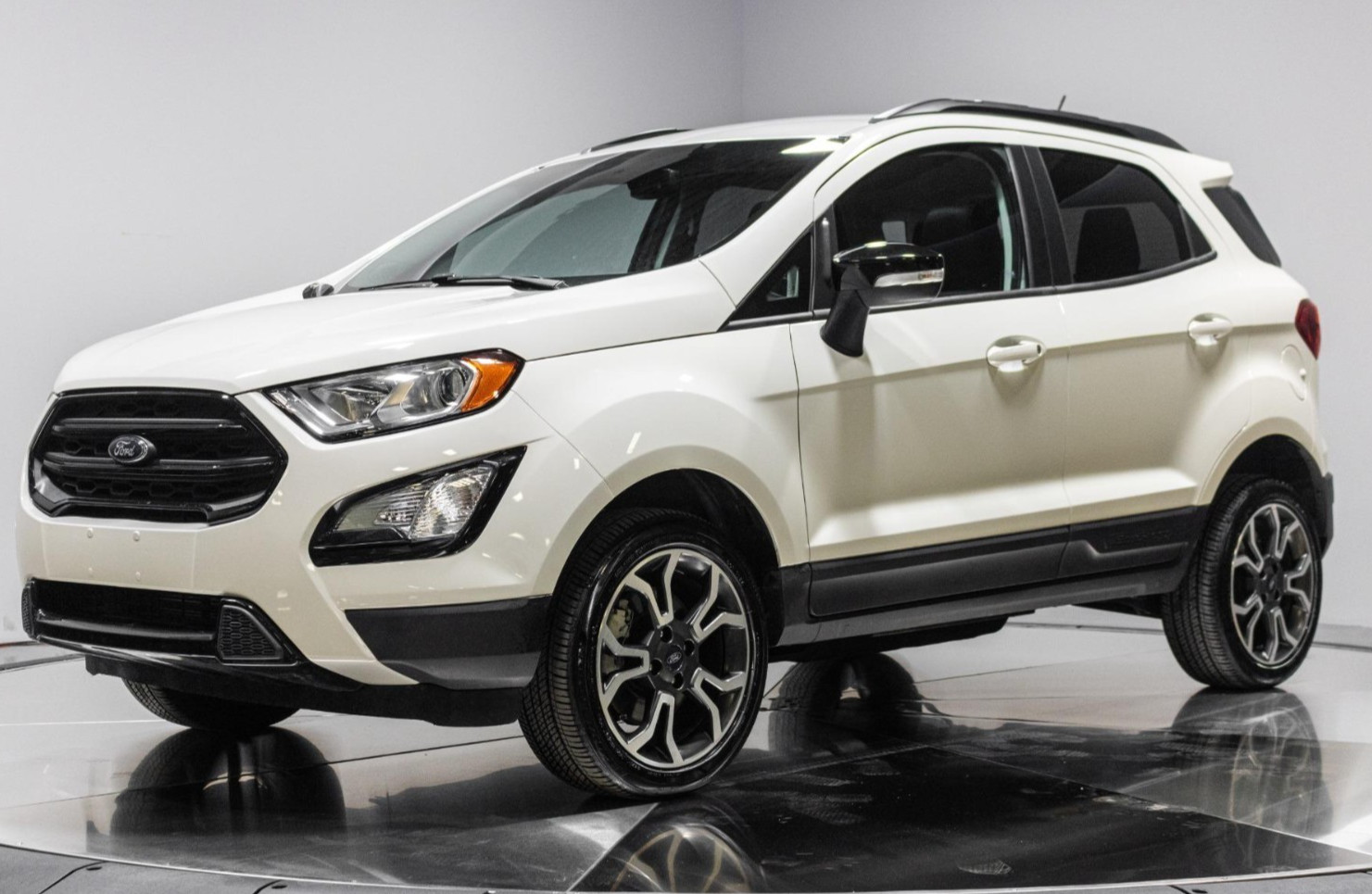 Touch Up Paint for Ford paint code ZA, Diamond White.