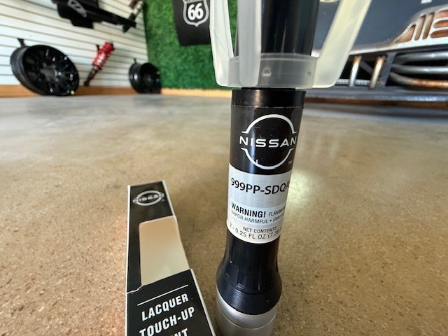 GENUINE OEM NISSAN LACQUER TOUCH-UP PAINT – GLACIER WHITE (999PP-SDQAK)