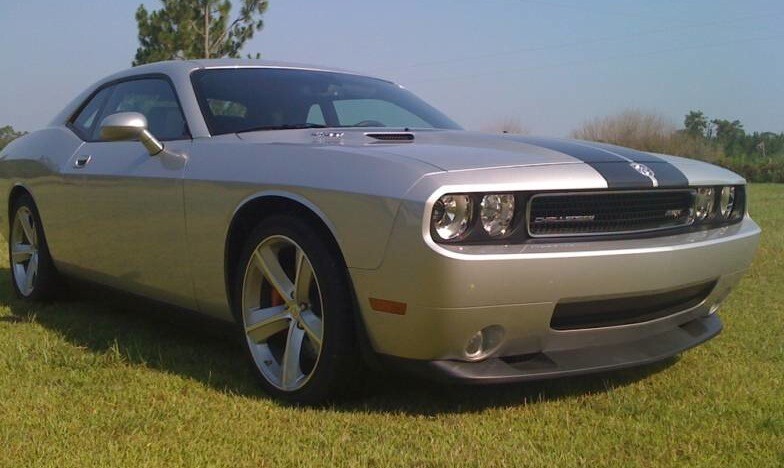 Touch Up Paint for Dodge Challenger with paint code PS2, Bright Silver.
