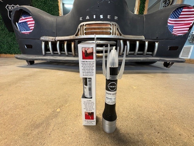 GENUINE OEM NISSAN LACQUER TOUCH-UP PAINT – GLACIER WHITE (999PP-SDQAK)