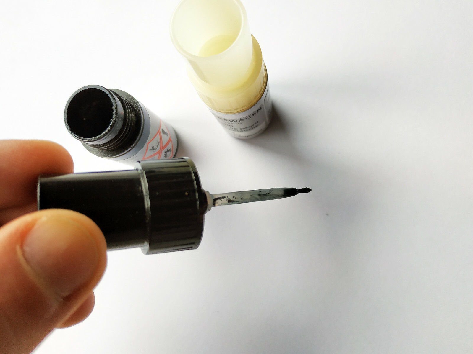 Audi VW Ibis White Paint LY9C/T9/Y9C Touch-Up Pencil-Brush LST0U2Y9C 2x9ml0.30oz