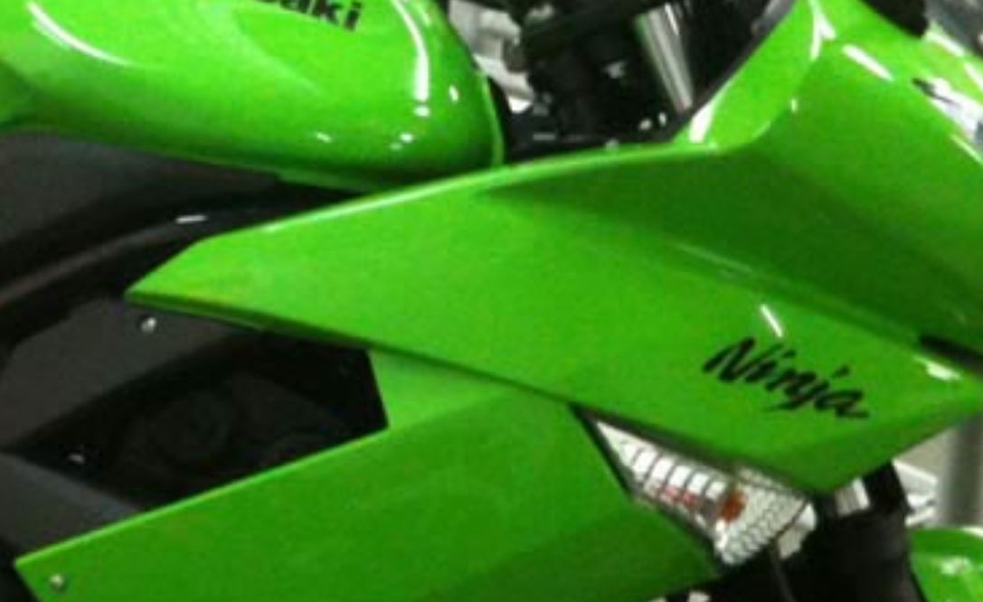 BASF Touch Up Paint Bottle for Kawasaki Kawi Lime Green 777 Ninja ZX