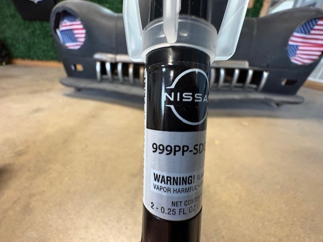 GENUINE OEM NISSAN LACQUER TOUCH-UP PAINT – GLACIER WHITE (999PP-SDQAK)