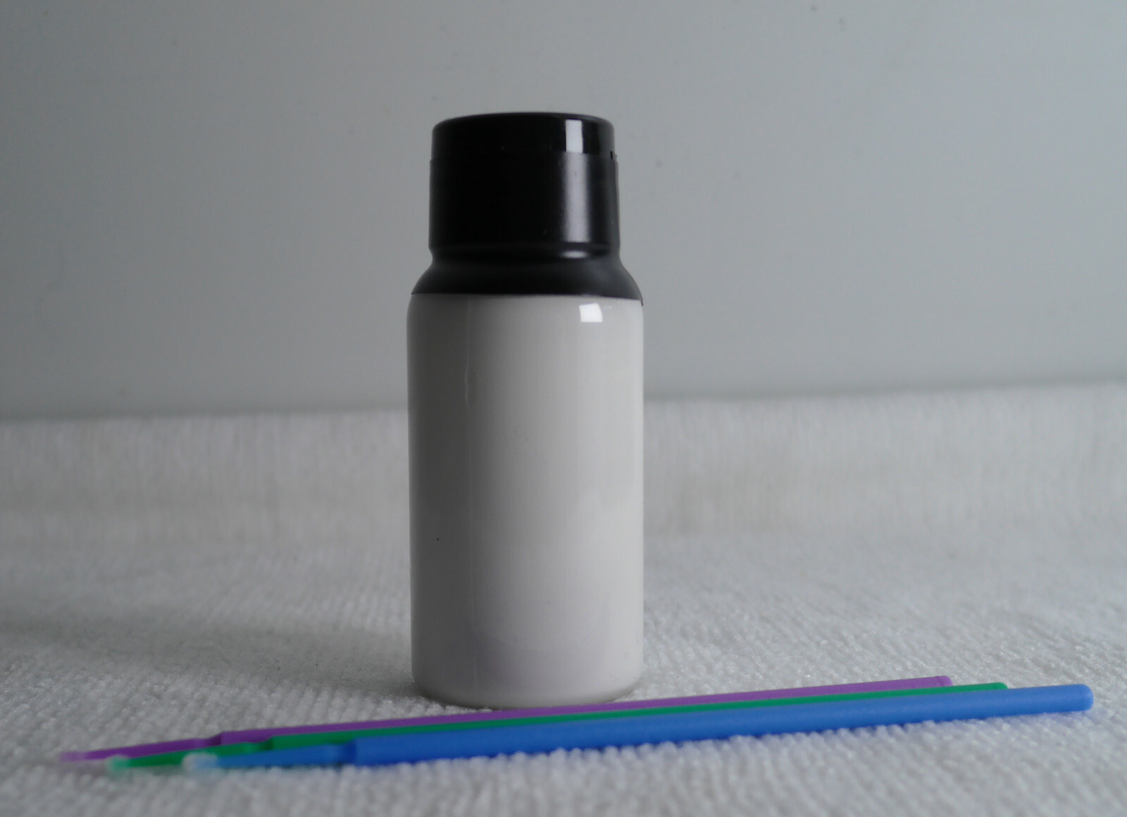 BASF(OEM) Touch Up Paint Bottle for Mercedes-Benz 149 9149 Polar White