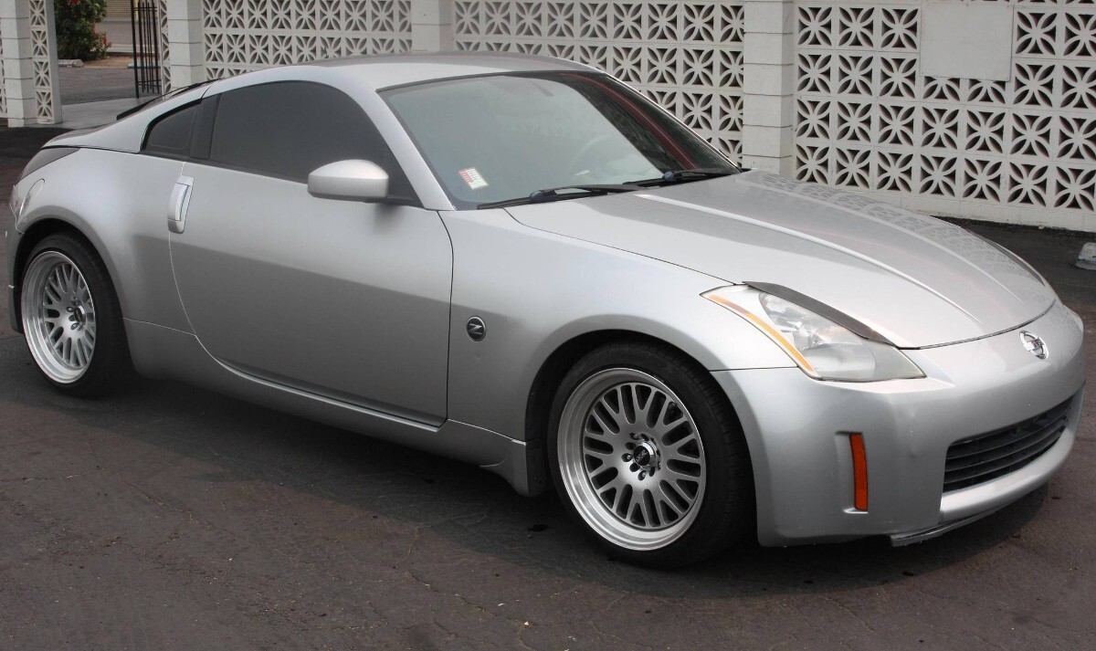 Touch Up Paint for Nissan / Infinity paint code KY0, Chrome Silver.