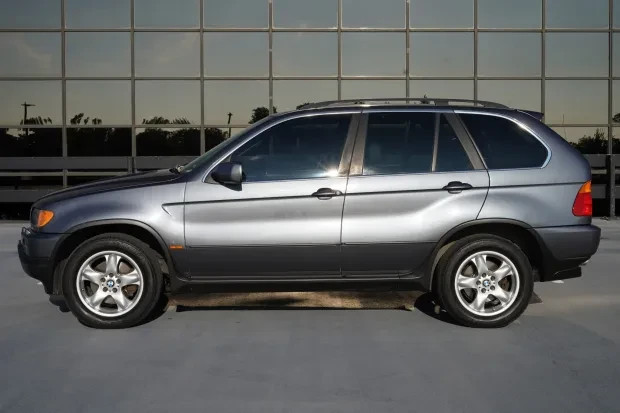 Touch Up Paint for BMW paint code 400, Steel Gray.