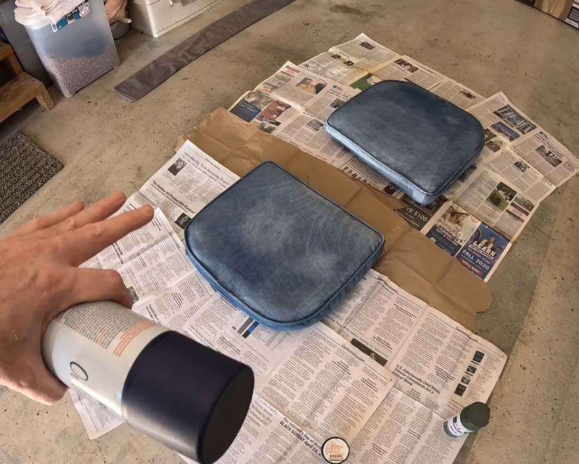 Navy Fabric Spray Paint Indoor/Outdoor Furniture Cushions Pillow Restore Coating