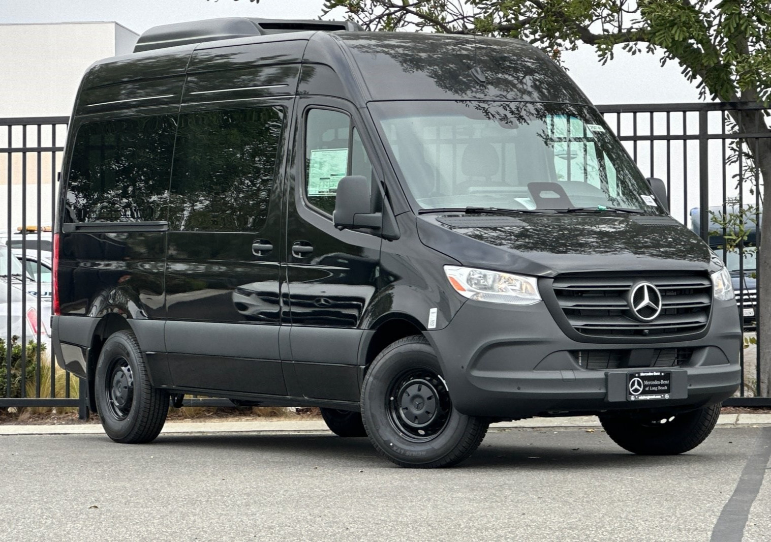 Touch Up Paint for Mercedes Benz Sprinter with paint code 197, Obsidian Black.