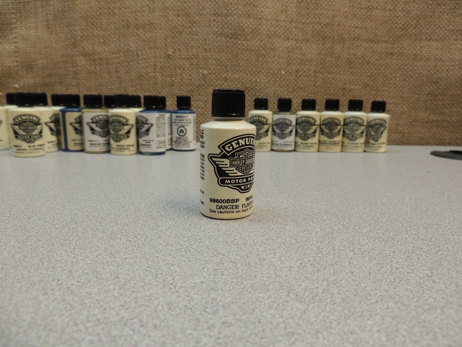 (LOT OF 21) NOS HARLEY-DAVIDSON TOUCH-UP PAINT .5 FL OZ BOTTLES BRUSH APPLICATOR
