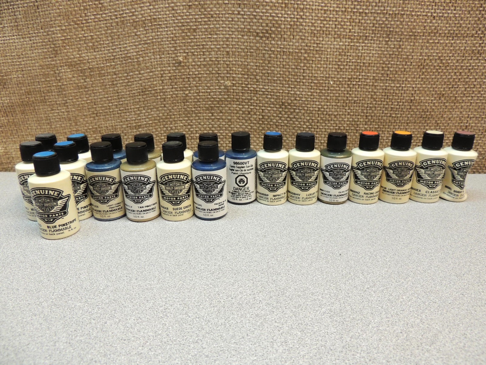 (LOT OF 21) NOS HARLEY-DAVIDSON TOUCH-UP PAINT .5 FL OZ BOTTLES BRUSH APPLICATOR