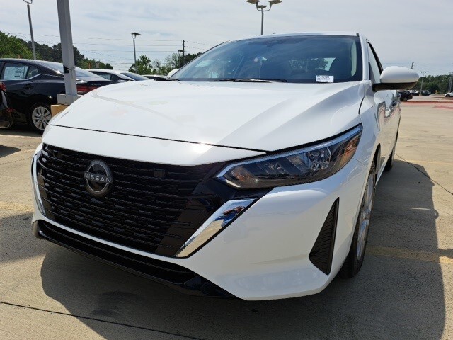 Touch Up Paint for Nissan Sentra with paint code QAK, Glacier White.
