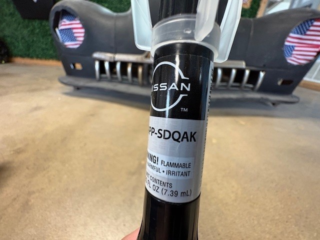GENUINE OEM NISSAN LACQUER TOUCH-UP PAINT – GLACIER WHITE (999PP-SDQAK)