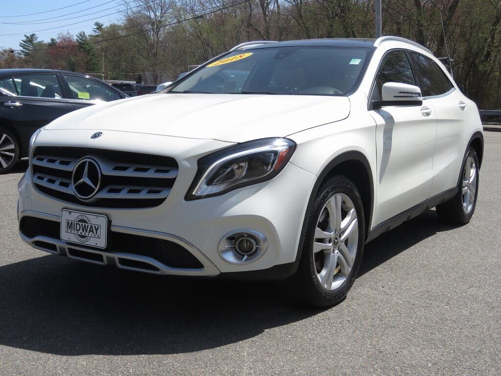 Touch Up Paint for Mercedes GLA with paint code 650 / 9650, Cirrus White.