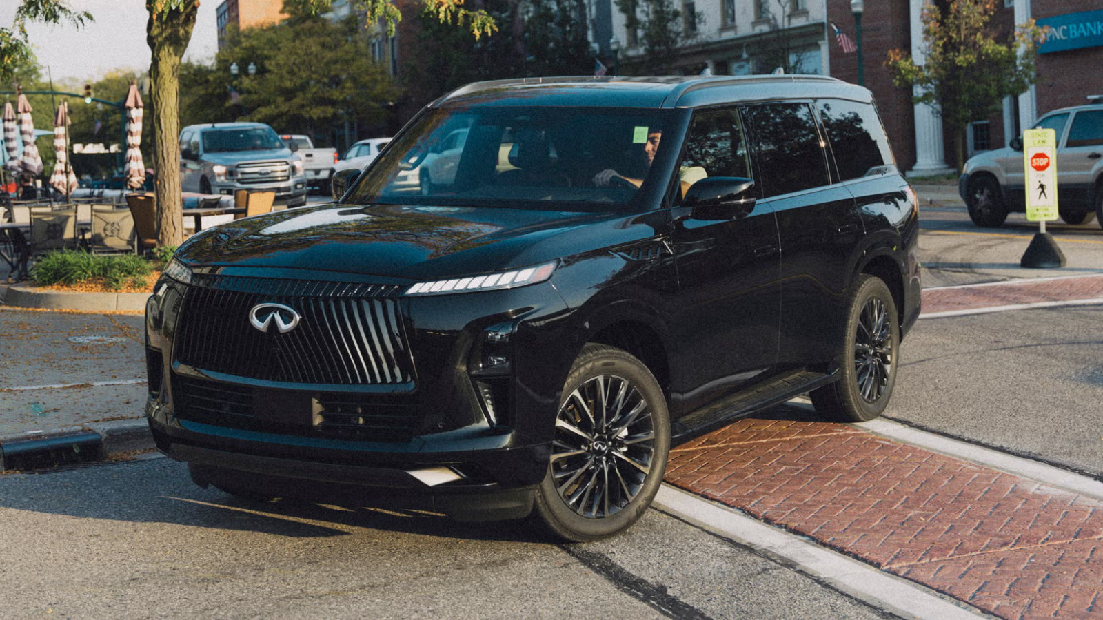 Touch Up Paint for Infiniti vehicles with paint code KH3, Super Black.