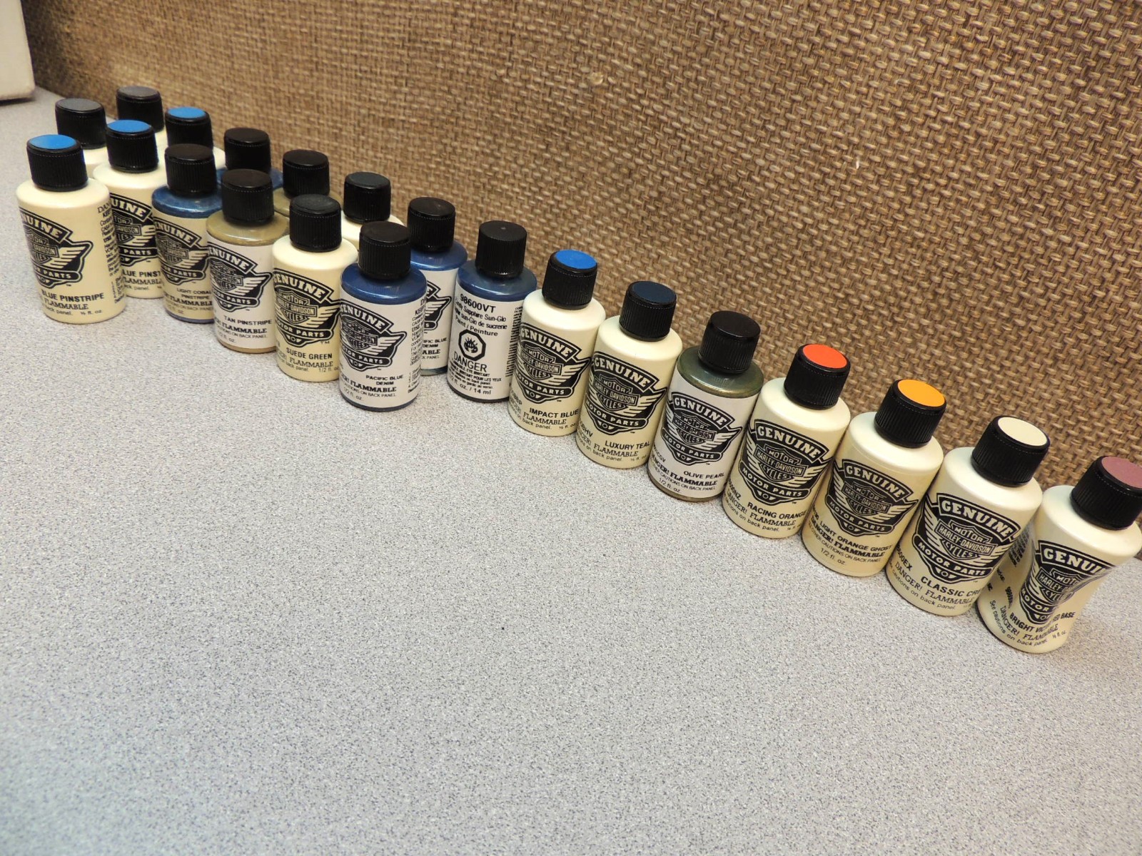 (LOT OF 21) NOS HARLEY-DAVIDSON TOUCH-UP PAINT .5 FL OZ BOTTLES BRUSH APPLICATOR