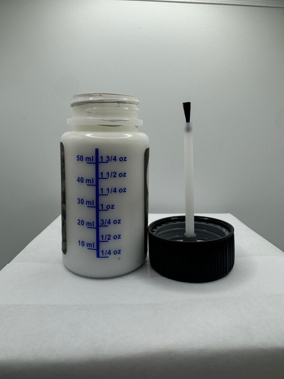 Touch up Paint – Nissan Glacier White -Color Code: QAK – 2oz – w/ brush